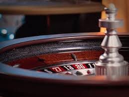 Live dealer table status indicator on xrtoto mobile
